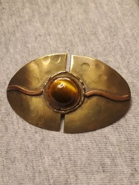 Vintage MCM Hammered Brass Tiger’s Eye Cabochon Modernist Brooch Pin